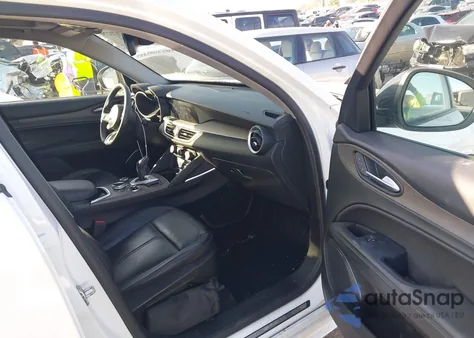 2021 Alfa Romeo Stelvio Ti Awd z USA, uszkodzony, nr VIN ZASPAKBN1M7D18195